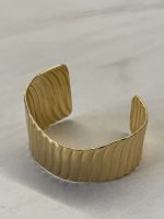 Gold Texture Bracelet - Image 3