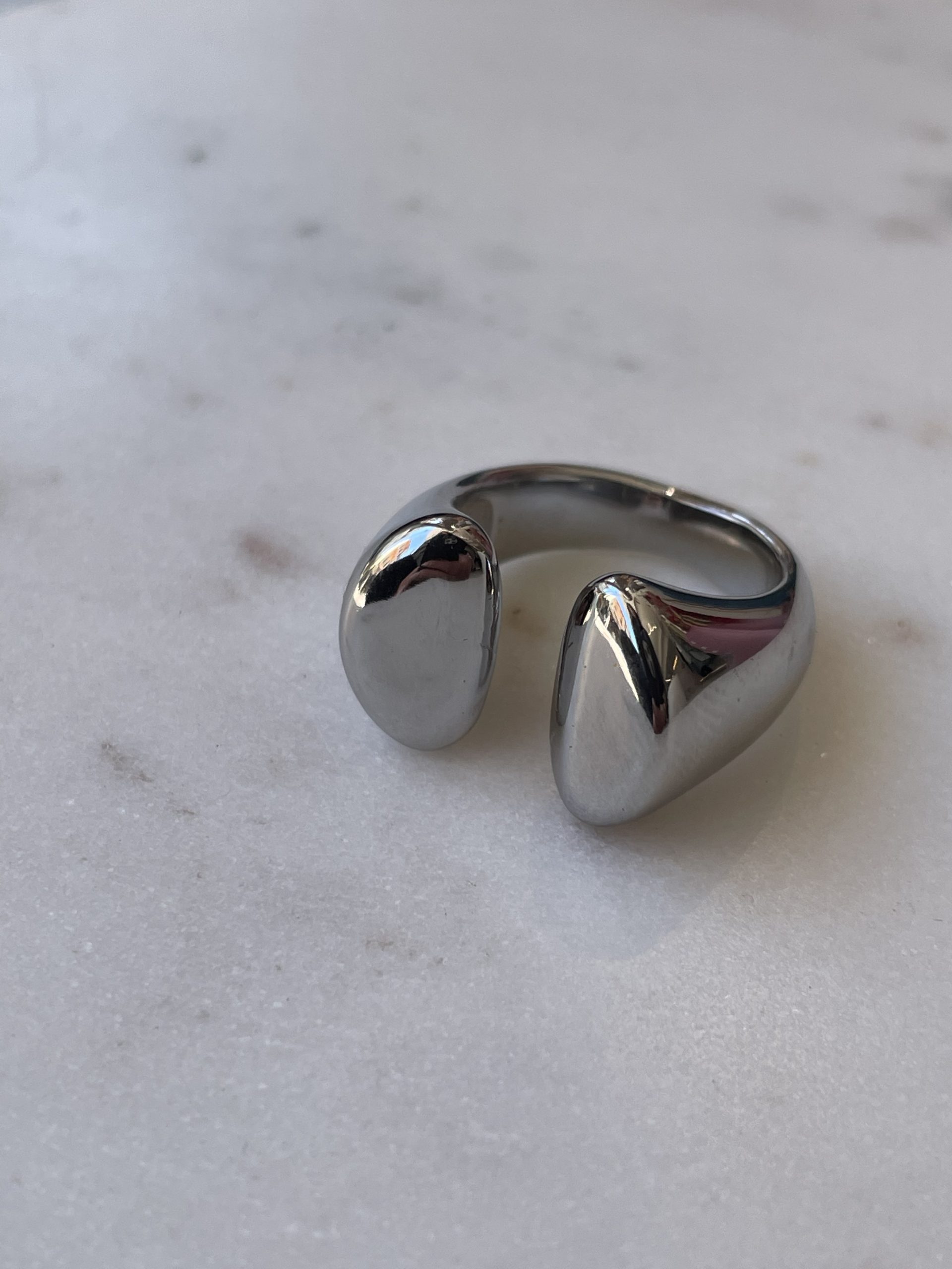 8371AB82-6626-41D0-8AB6-F1B84B90CFB7 Chunky Ring - Image 1