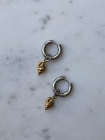Minimal Shell Earrings - Image 3