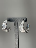 Wave Sculpt Earrings - Image 3